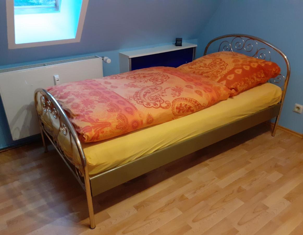 Schoene Und Ruhige Ferienwohnung In Ottendorf Sebnitz Extérieur photo